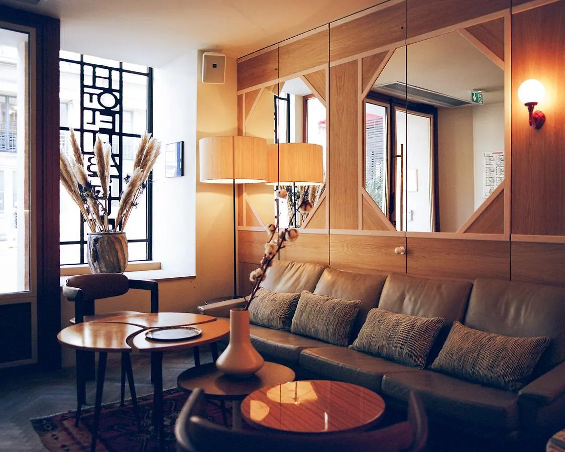 ****  Hotel Habituel Paris France